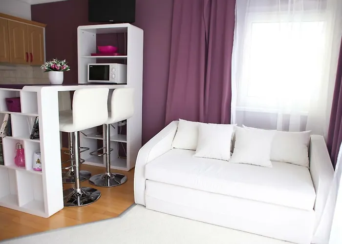 Lila Apartman